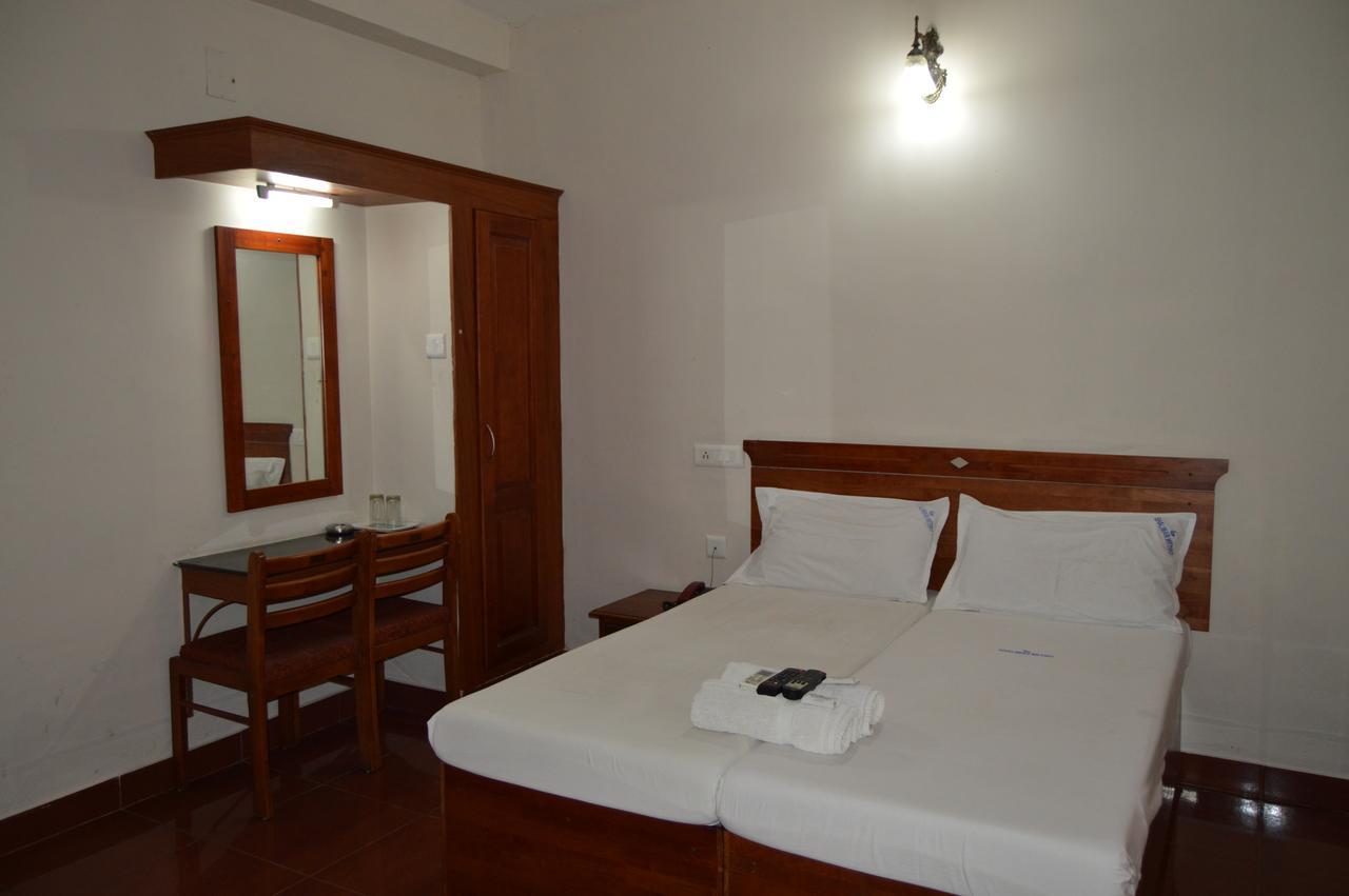 Shalimar Metro Hotel Kochi Exterior foto