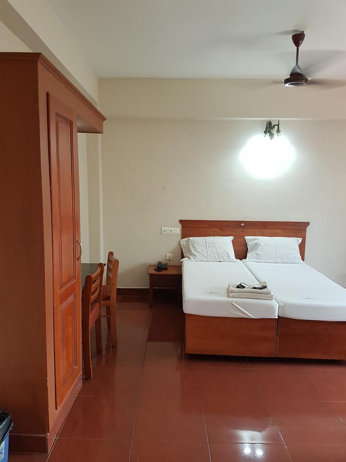 Shalimar Metro Hotel Kochi Exterior foto