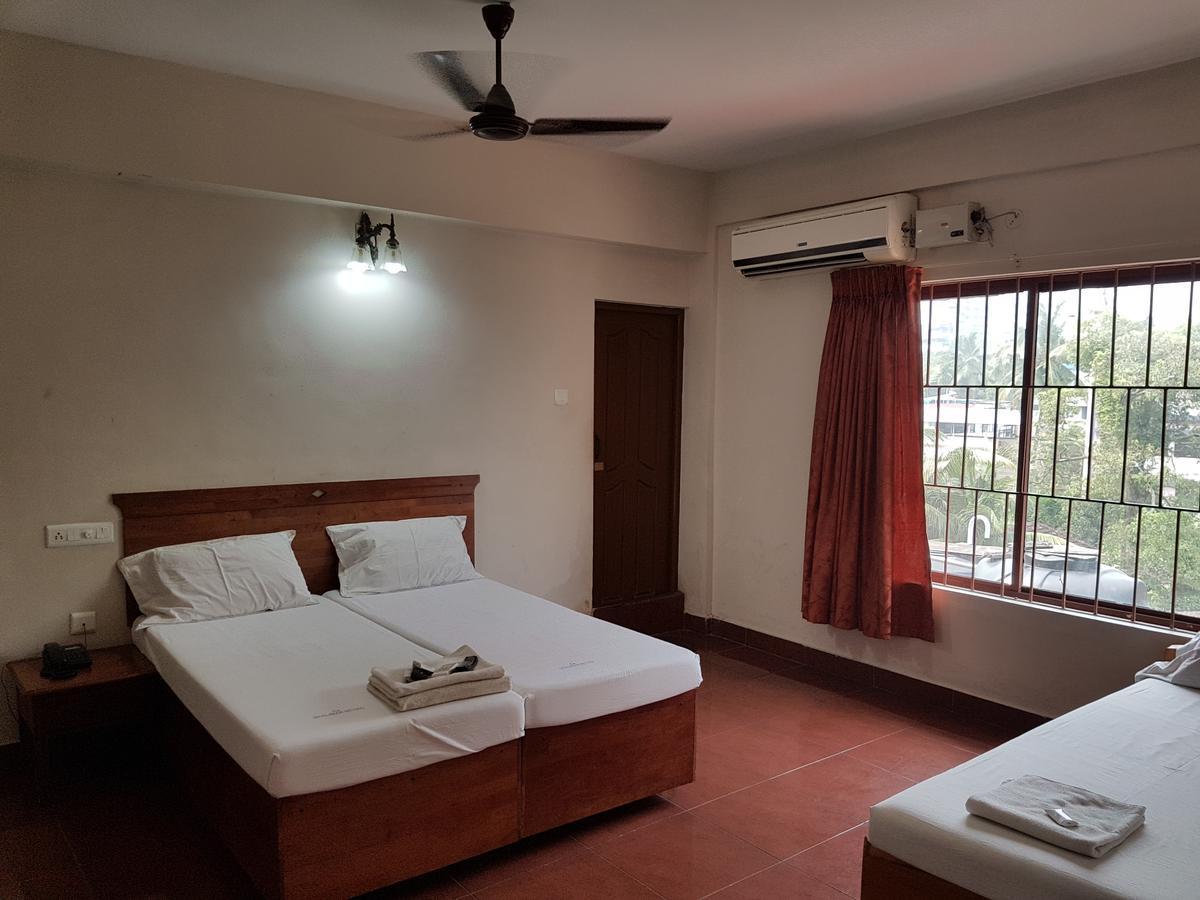 Shalimar Metro Hotel Kochi Exterior foto